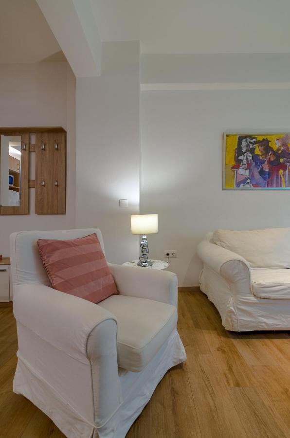 Nice 1Bd Apartment Close To Metro Station Ampelokipoi Atenas Exterior foto